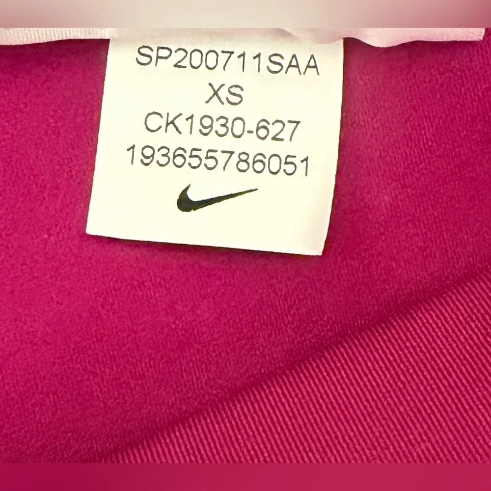 Nike Women's Magenta Leggings